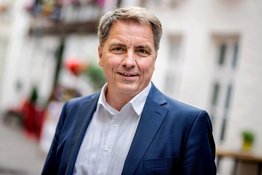 Freut sich über die im Jahr 2019 in vielen wichtigen Bereichen erzielten Fortschritte: Oberbürgermeister Jürgen Krogmann. Foto: Hauke-Christian Dittrich