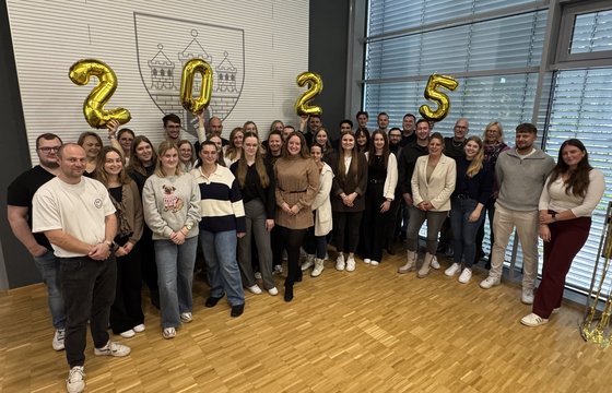 Absolventinnen und Absolventen 2025. Foto: Stadt Oldenburg