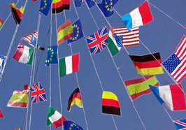 Flaggen verschiedener Länder. Foto: Dr. Stephan Barth/Pixelio.de