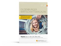 Titelseite des Oldenburger Wirtschaftsmagazins 1.20. Junge Frau guckt durch ein aufgerolltes Kabel. Foto: Superidee/Imke Folkerts 