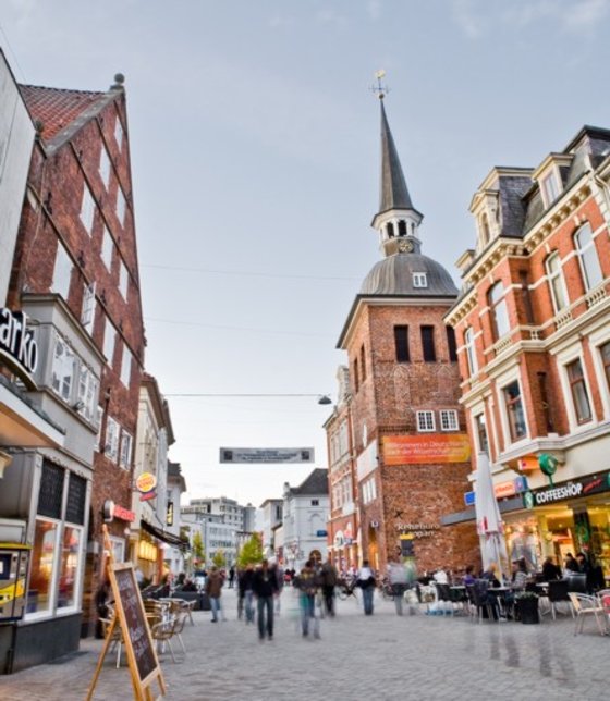 Blick auf die Innenstadt mit Lappan, © Verena Brandt/OTM